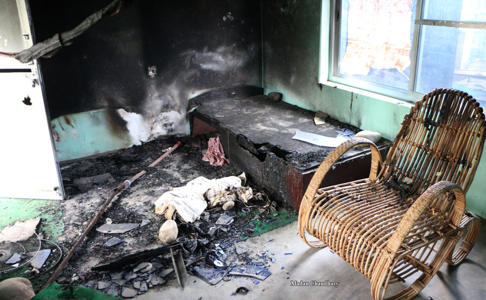 थारु नागरिक समाजको प्रश्न- ‘टीकापुरमा थारुको घरमा लुटपाट र आगजनी गर्ने खोइ पक्राउ परेको?’