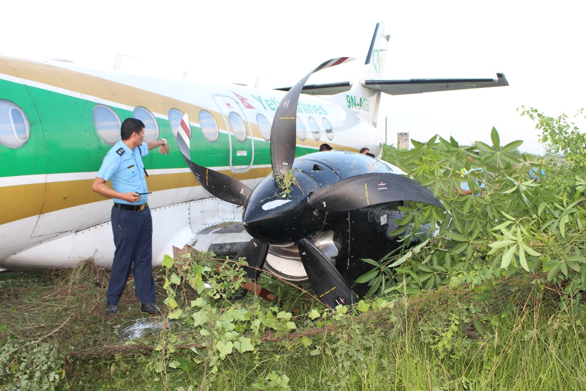यति एयरलायन्सको विमान भैरहवा विमानस्थलमा दुर्घटना