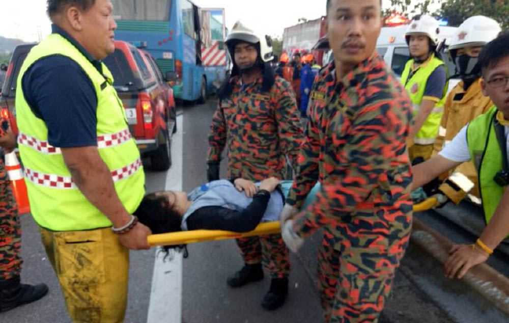 नेपाली कामदार चढेको बस मलेसियामा दुर्घटना, ८ जनाको मृत्यु
