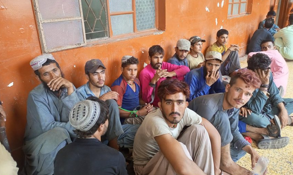 पाकिस्तानी प्रहरीले हजारबढी अफगान आप्रवासीलाई नियन्त्रणमा लियो : दूतावास