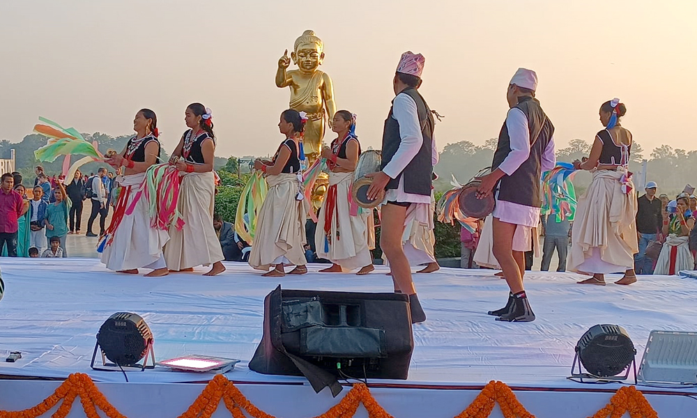 नेपाल-भारत सांस्कृतिक महोत्सवमा पौराणिक थारू नृत्य